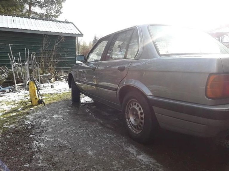 bmw-e36-sedan-1